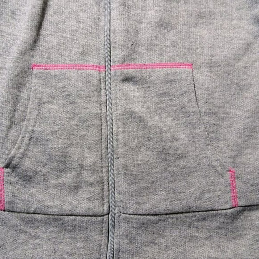 Bobbie Brooks "Love" Gray Sweatshirt Small - Picture 6 of 6